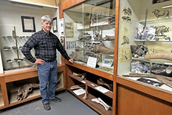 Brush to talk Ice Age at Killbuck Valley Museum