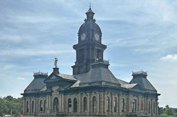 Holmes commissioners aim to finish courthouse light project this year