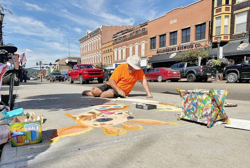 Creativity takes center stage during Arts in the Burg