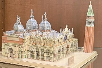 Dover Library features historical 3D models