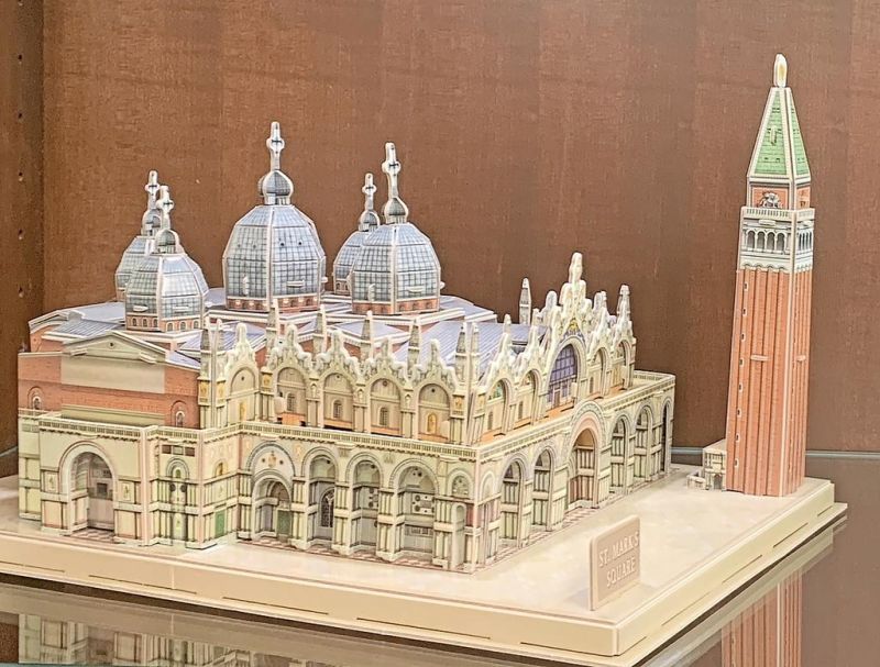 Dover Library features historical 3D models