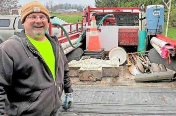A fond final farewell to Apple Creek School