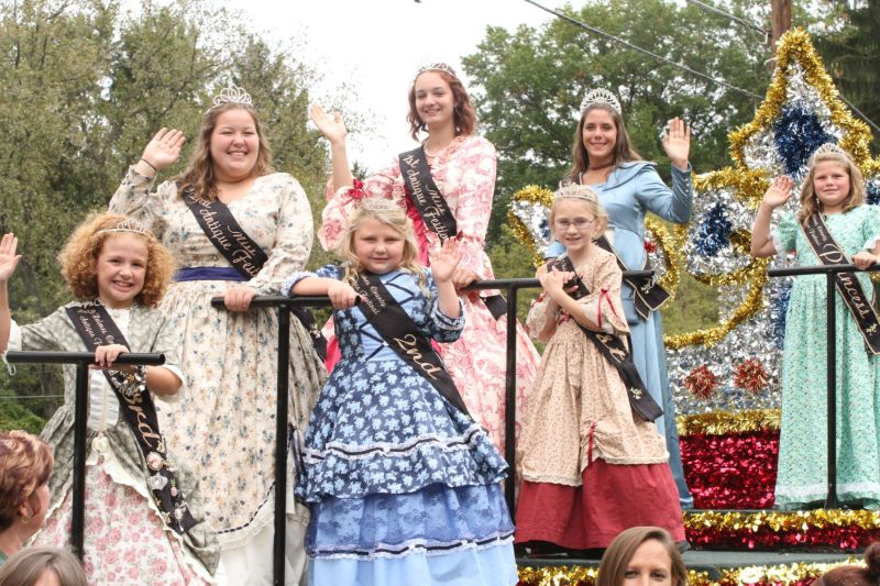Lovely day for Loveday as Antique Festival crowns new queen
