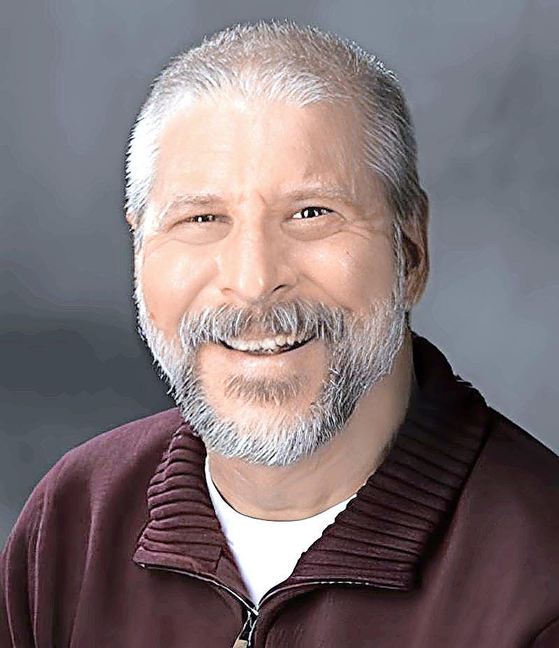 Osikiewicz earns Distinguished Teaching Award