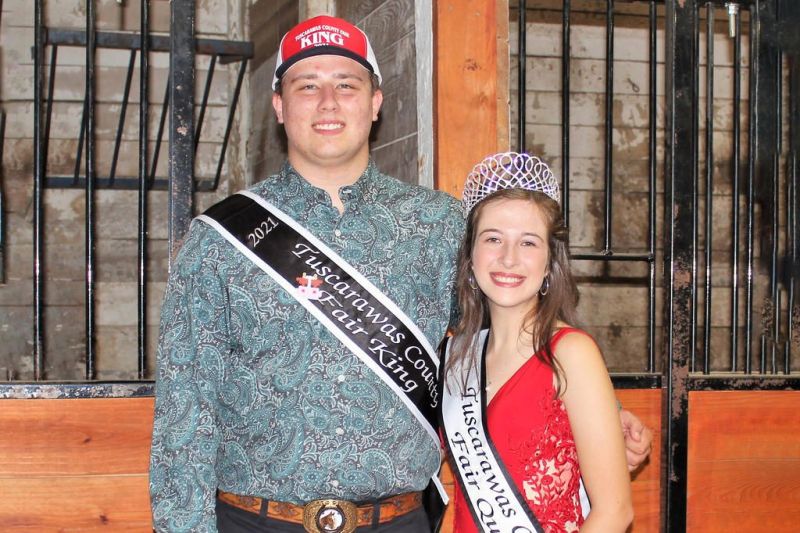 Randolph and Brandt crowned fair queen and king