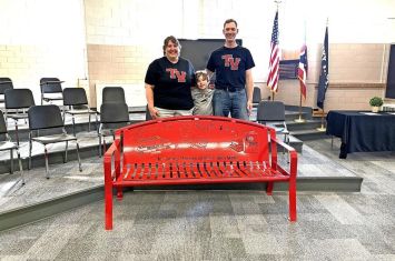 Stenz family donates memorial bench