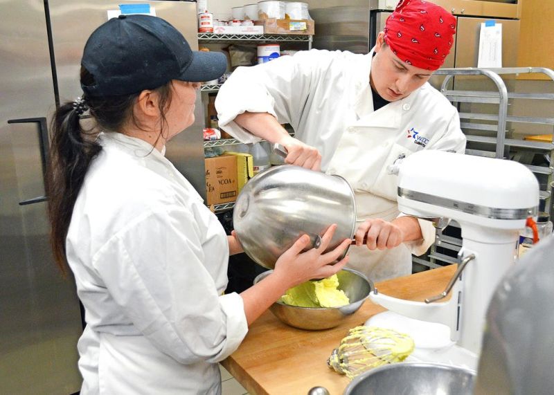 Student-run Grass Roots Café a delicious eating experience