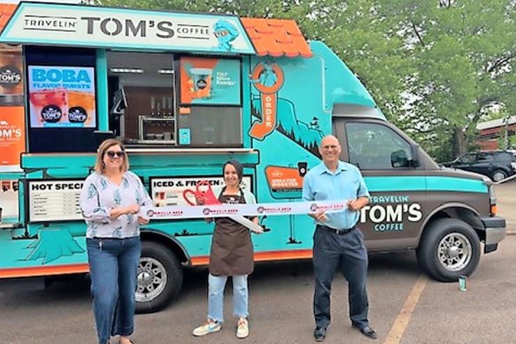 Travelin’ Tom’s Coffee of Greater Wooster holds ceremony