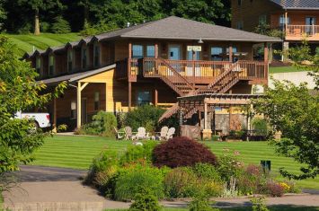 Sojourner's Lodge & Log Cabin Suites