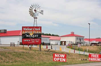 Walnut Creek Amish Flea Market